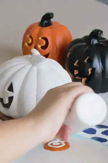 How to Make a Black Terracotta Pumpkin: Pottery Barn Dupe – Simply2moms