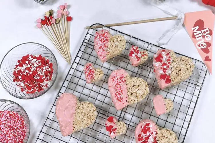 easy-valentine-s-day-heart-rice-krispy-treats-frugal-fitz-designs